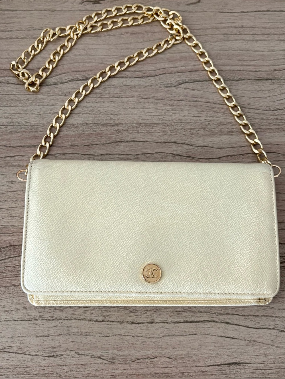 CHANEL Cream Leather Crossbody Bag with Gold Chain